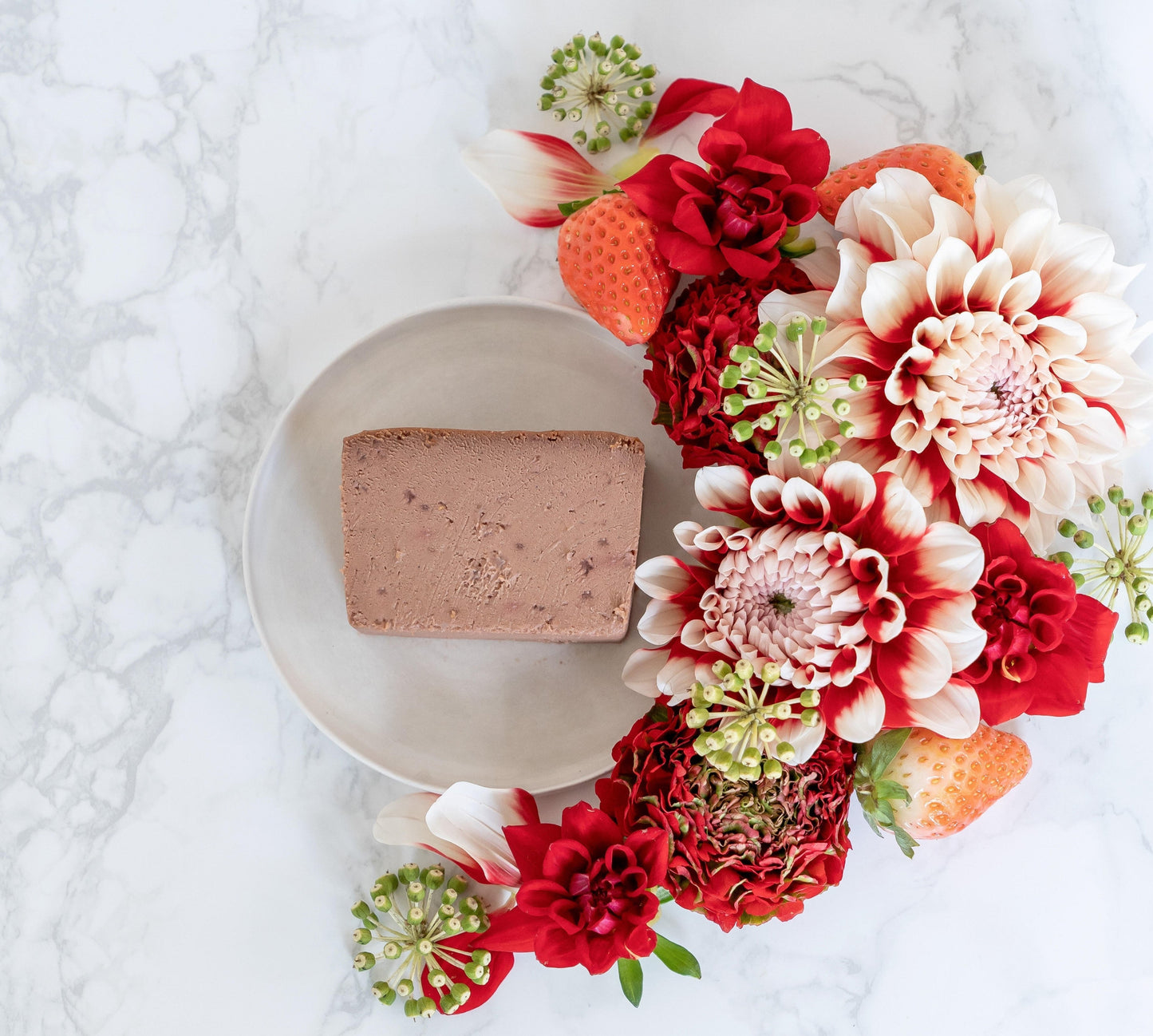 1/30(金)より販売開始✨ 数量・期間限定 ❤️バレンタインチーズテリーヌ2種のご案内