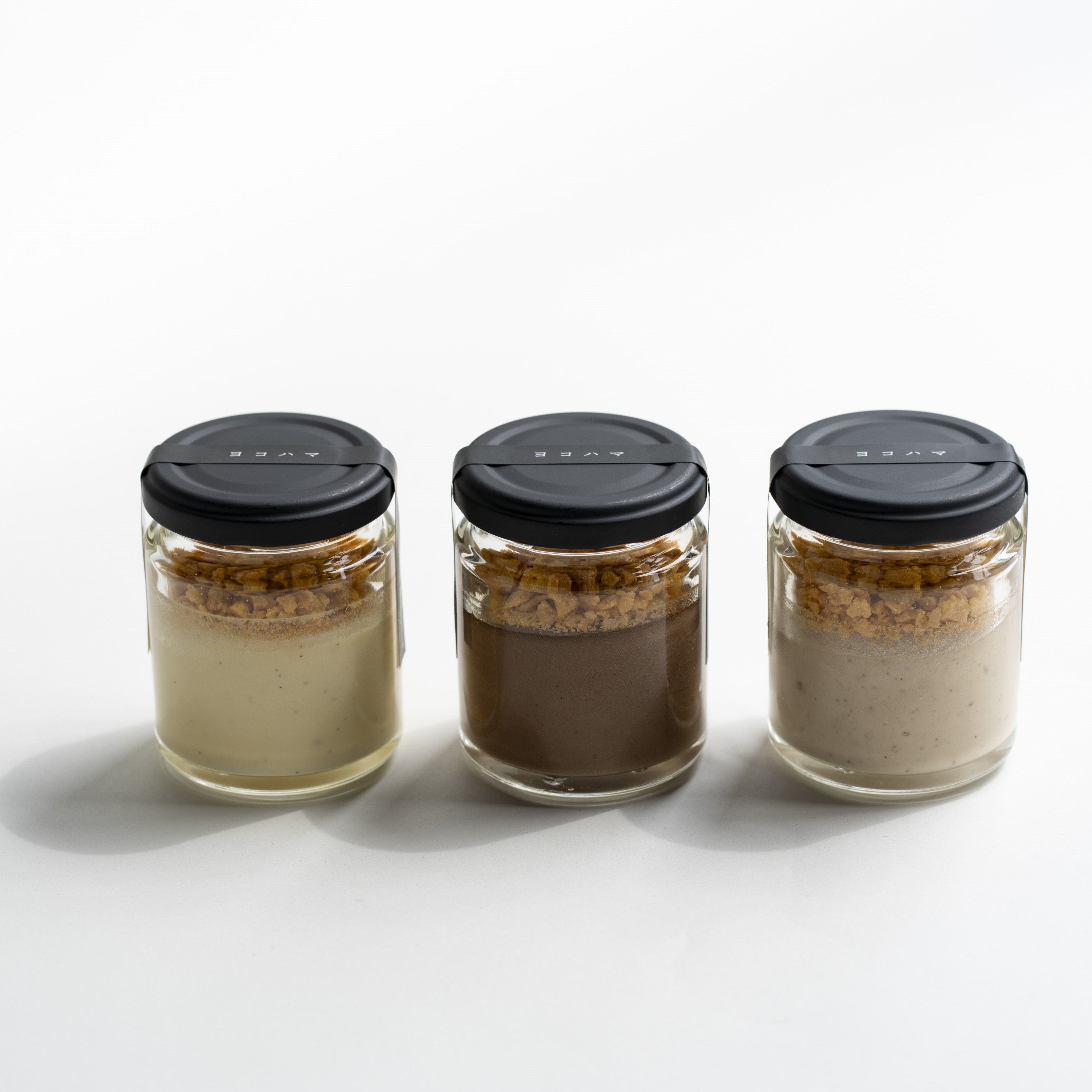 ヨコハマチーズケーキ(通称ハマチ―)定番チーズ、ショコラ、国産いちごとホワイトチョコレート3種のアソート化粧箱セット