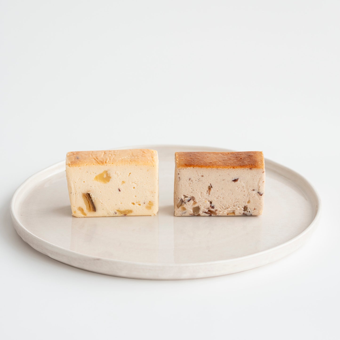 
                  
                    各3個入り焼き芋＆ラムマロンチーズテリーヌ
                  
                